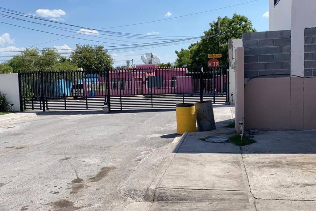 Casa Completa En Privada Y Con Cochera Монклова Экстерьер фото